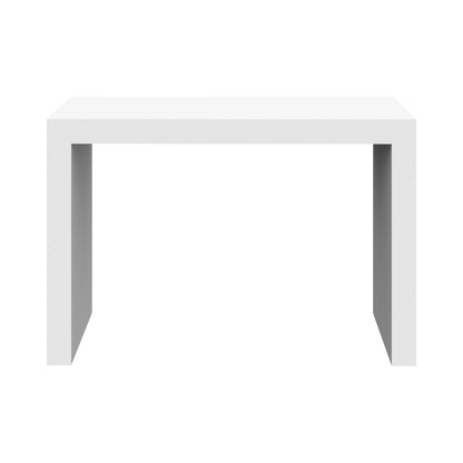 Modular trade show counter with clean, minimalist design for exhibitions and special events