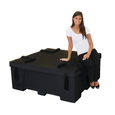 Heavy-duty shipping case for trade shows and exhibitions with woman demonstrating size
