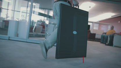 Voyager Mega Folding Panel Display