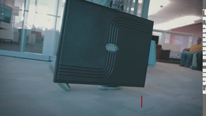 Voyager Supreme Folding Panel Display